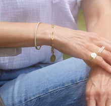 Load image into Gallery viewer, Elongated Link Bracelet